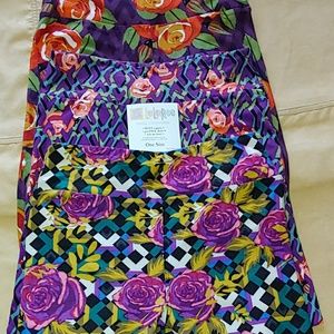 Set of 3 NWT Trellis Roses